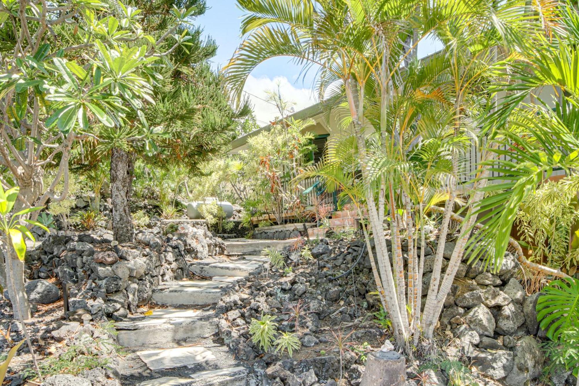 Ocean-View Bungalow Walk To Pebbles Beach! Hookena Exteriör bild